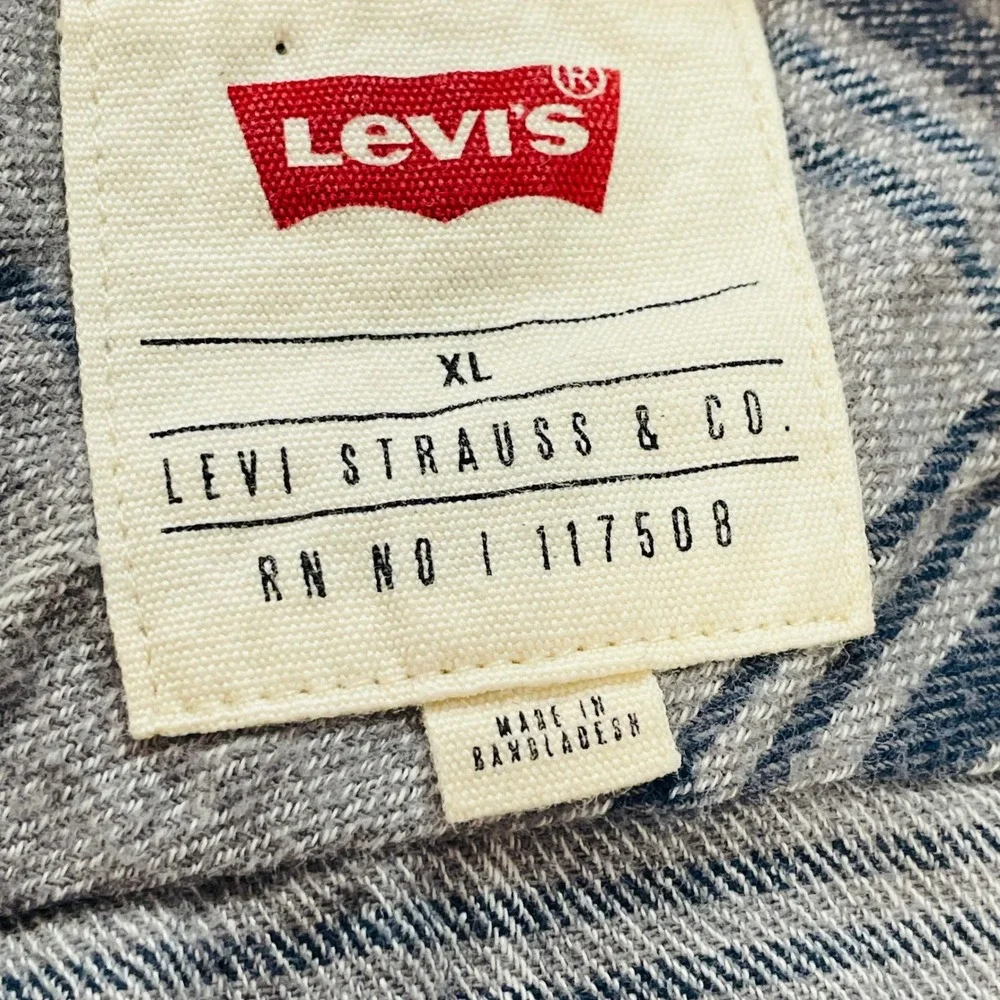 Levis Mens XL Flannel Shirt Gray Navy Blue Plaid Long Sleeve Cotton Red Tab